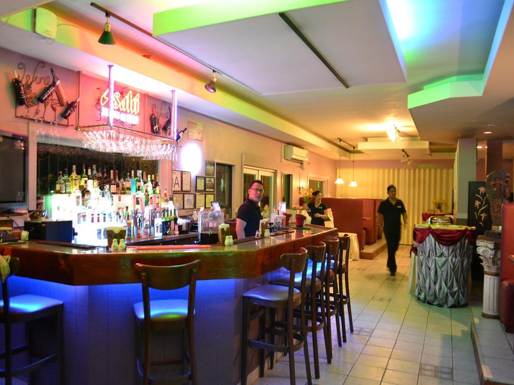 West Plaza Malakal Hotel Koror Bagian luar foto