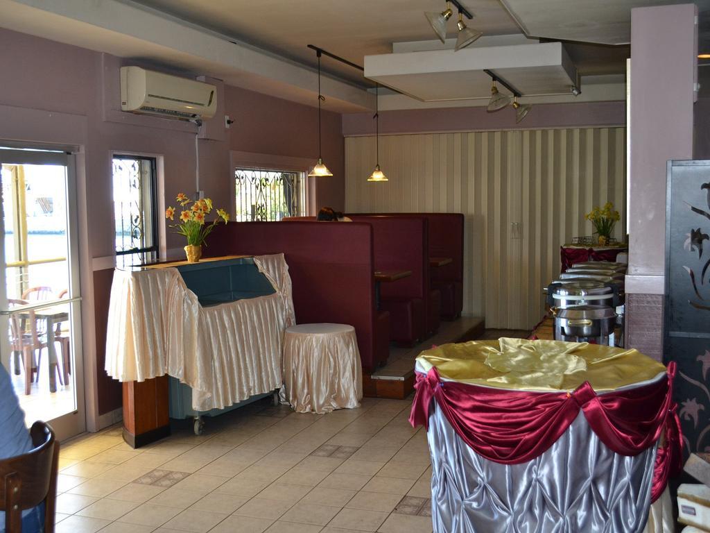 West Plaza Malakal Hotel Koror Bagian luar foto