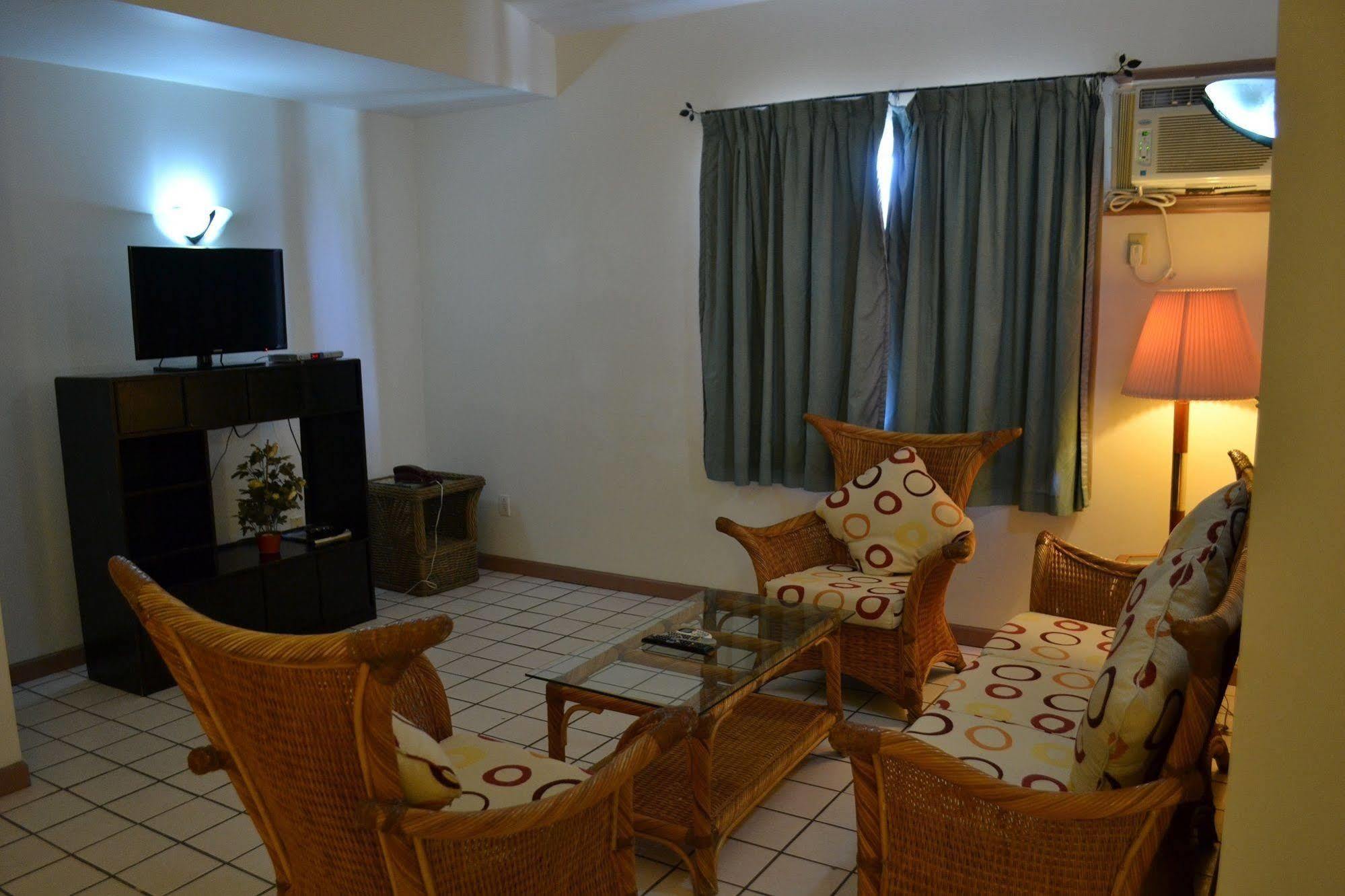 West Plaza Malakal Hotel Koror Bagian luar foto