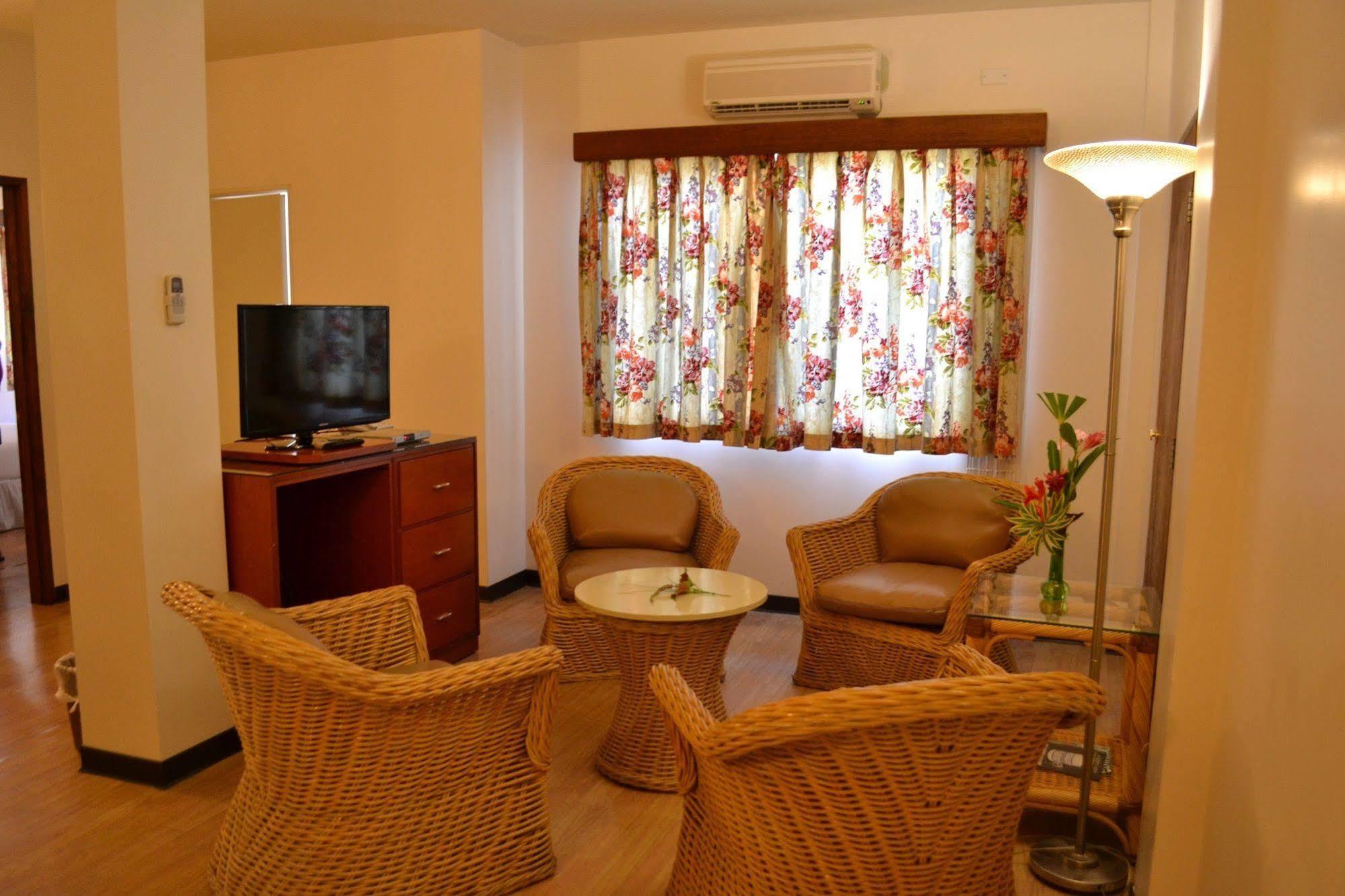 West Plaza Malakal Hotel Koror Bagian luar foto