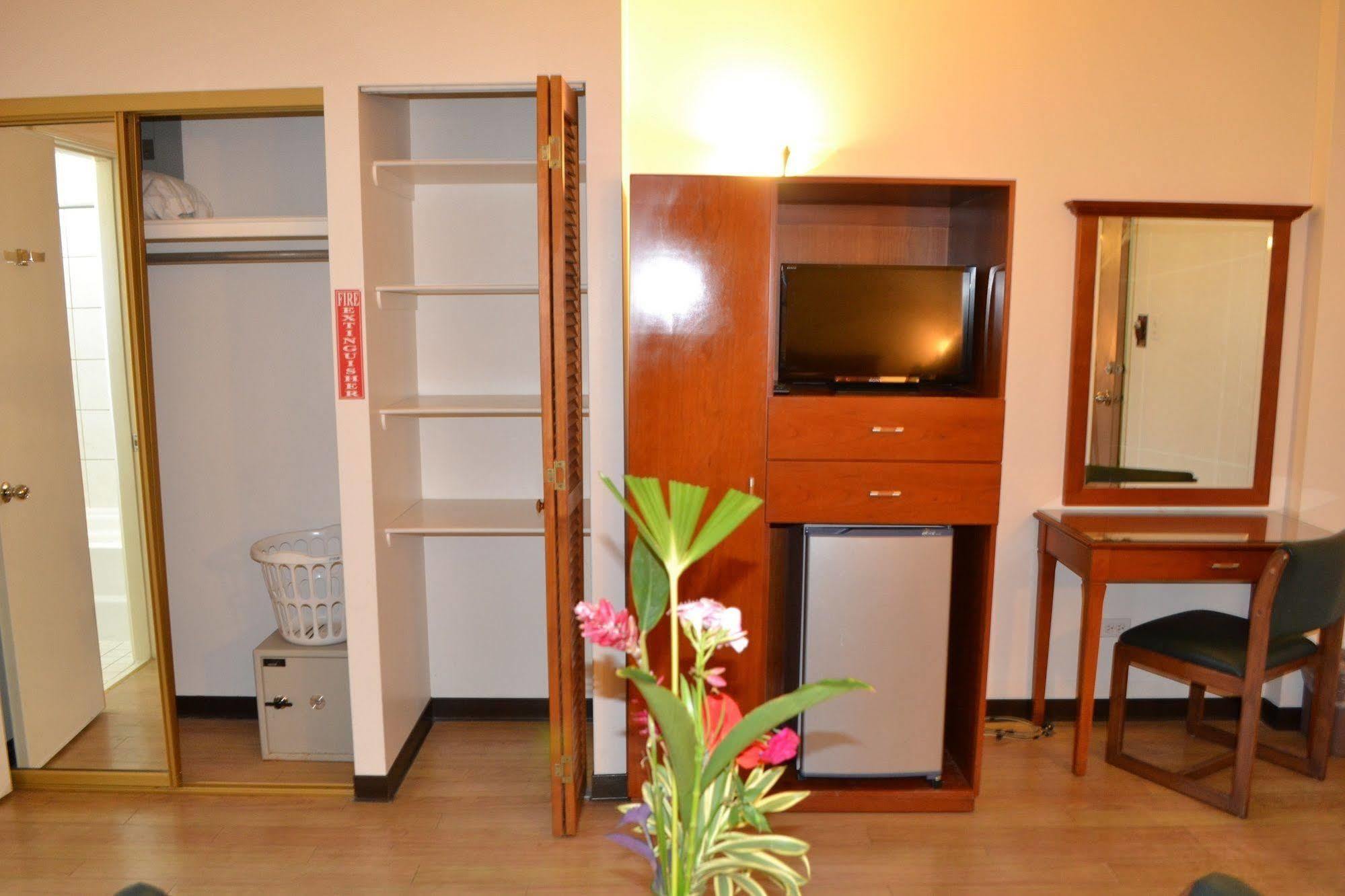 West Plaza Malakal Hotel Koror Bagian luar foto