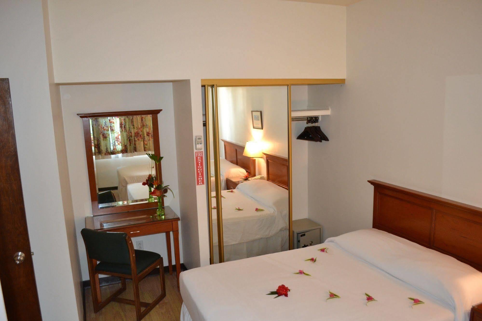 West Plaza Malakal Hotel Koror Bagian luar foto