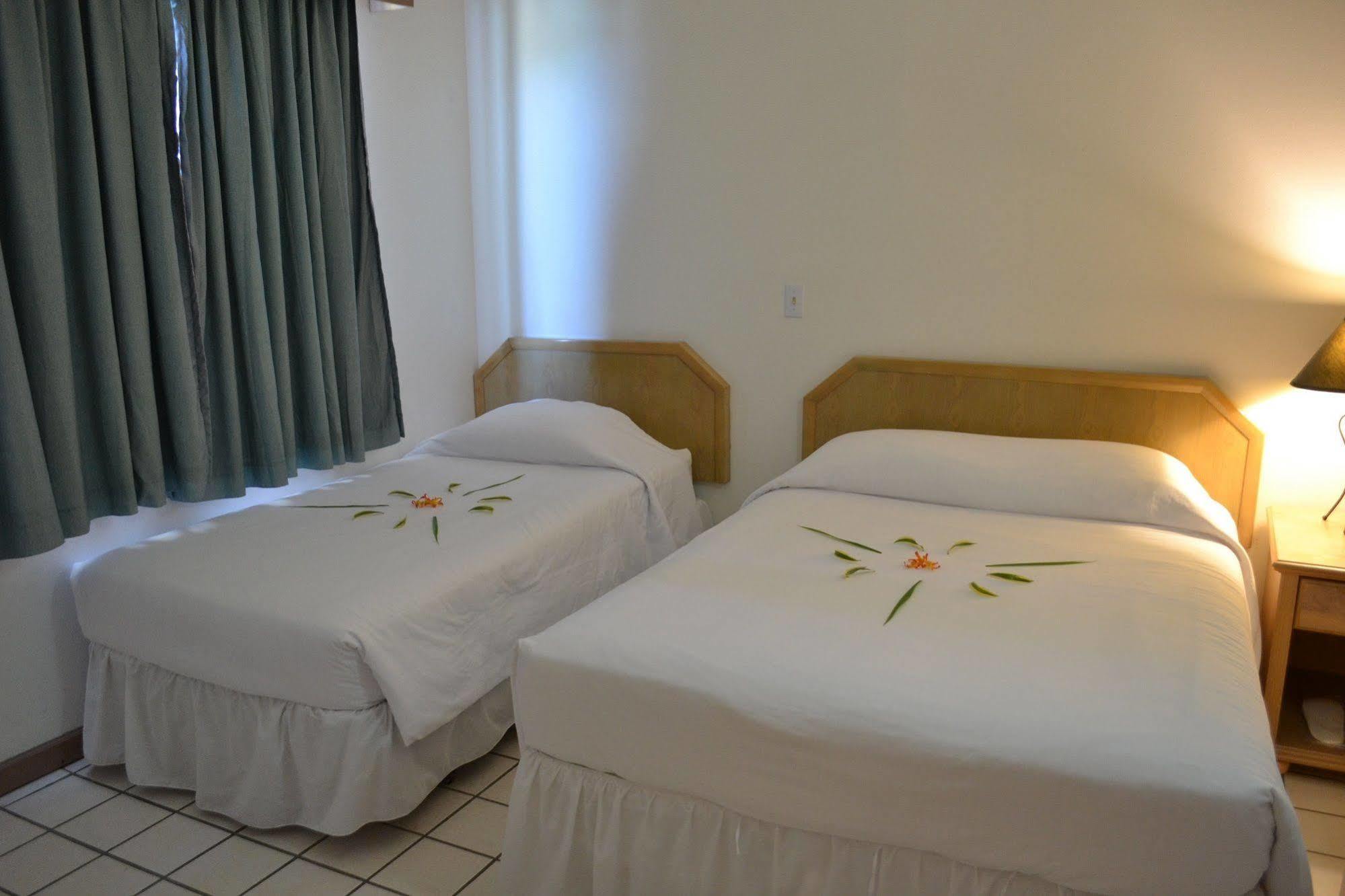 West Plaza Malakal Hotel Koror Bagian luar foto